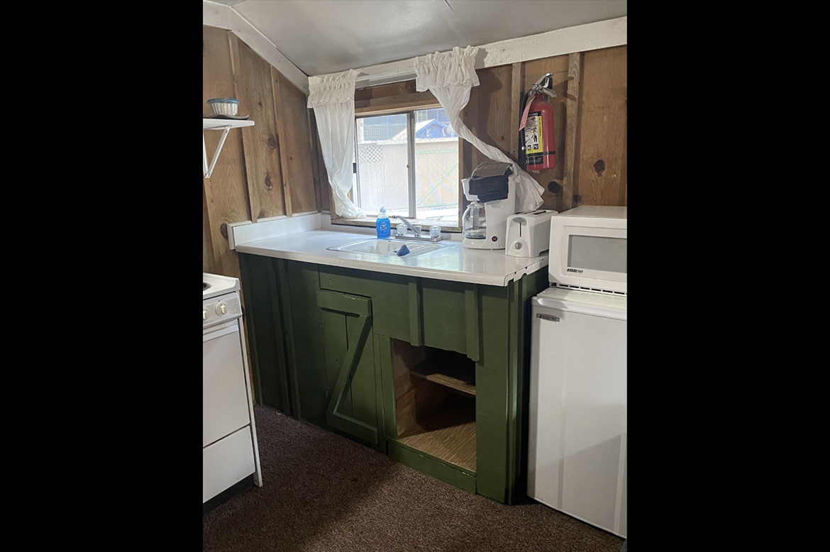 Cabin 2 kitchenette